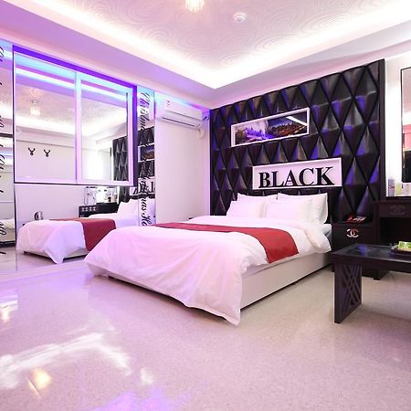 X-Mas Hotel Теджън Екстериор снимка