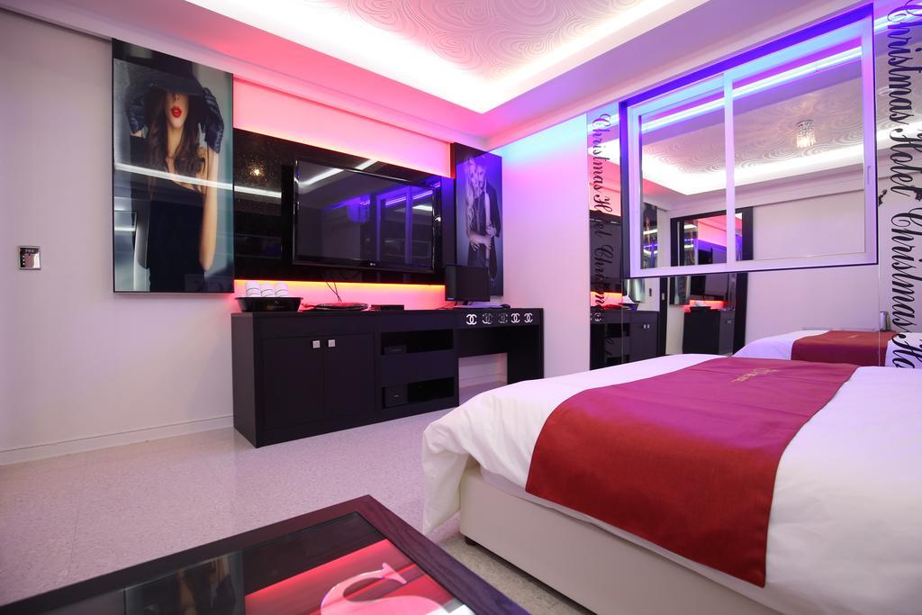 X-Mas Hotel Теджън Екстериор снимка
